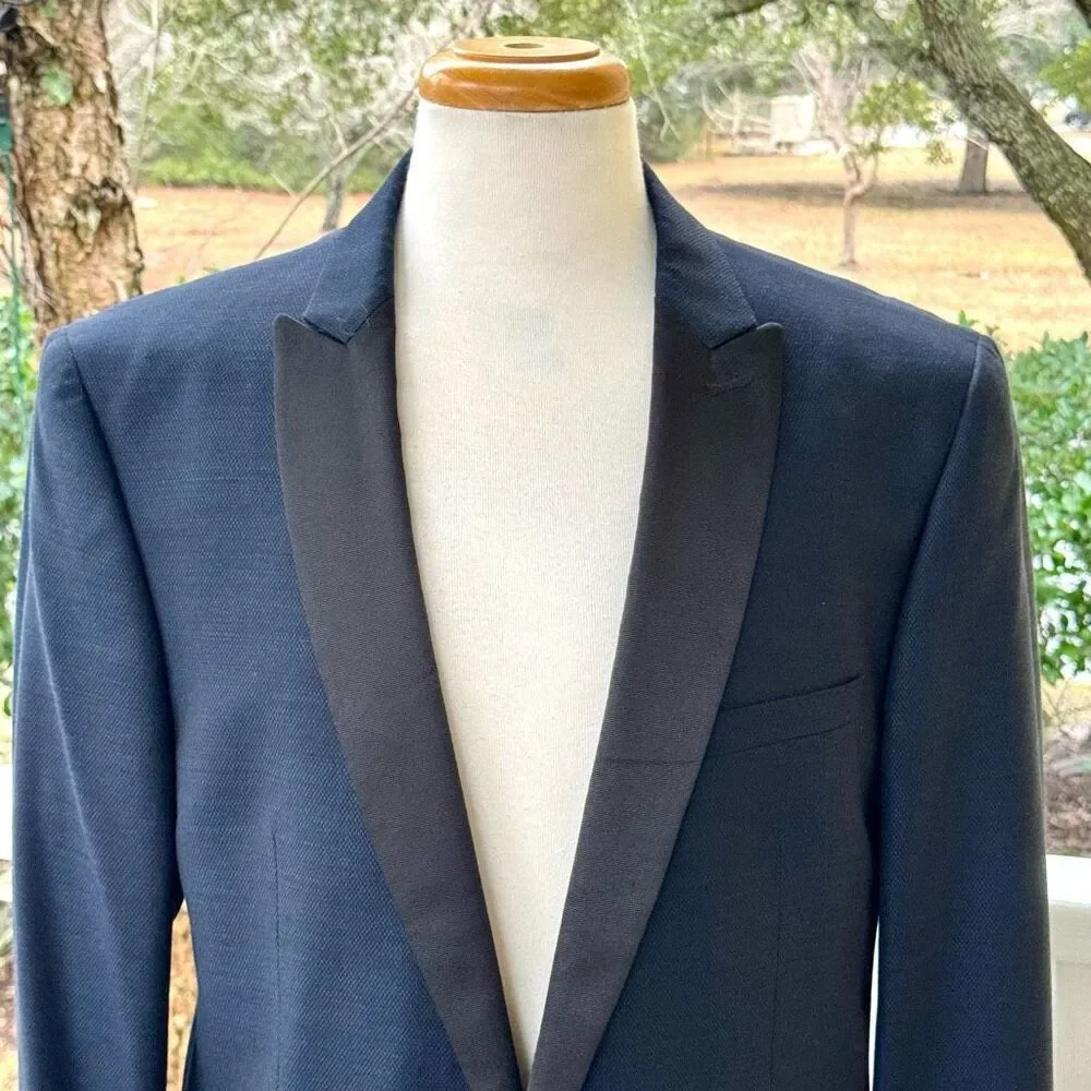 Calvin Klein Navy Blue Tuxedo Jacket. Size 44L.